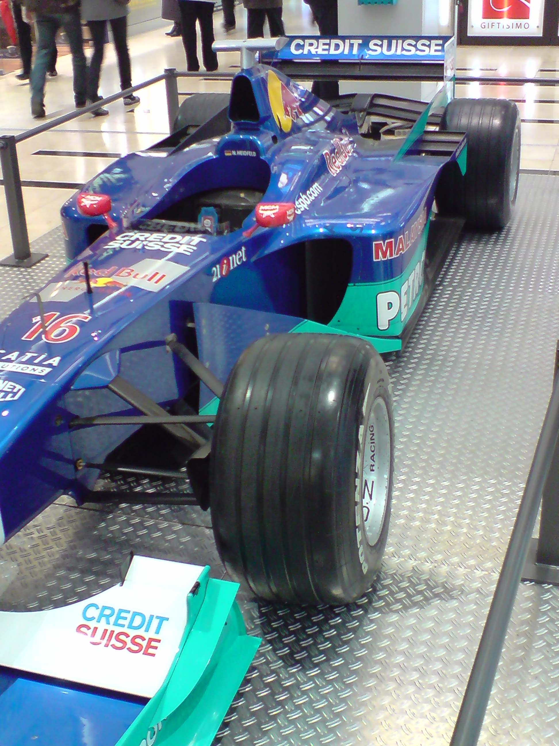 Sauber 19 (2).JPG
